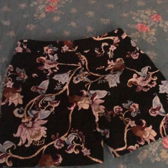 WHBM shorts - Picture 2 of 3